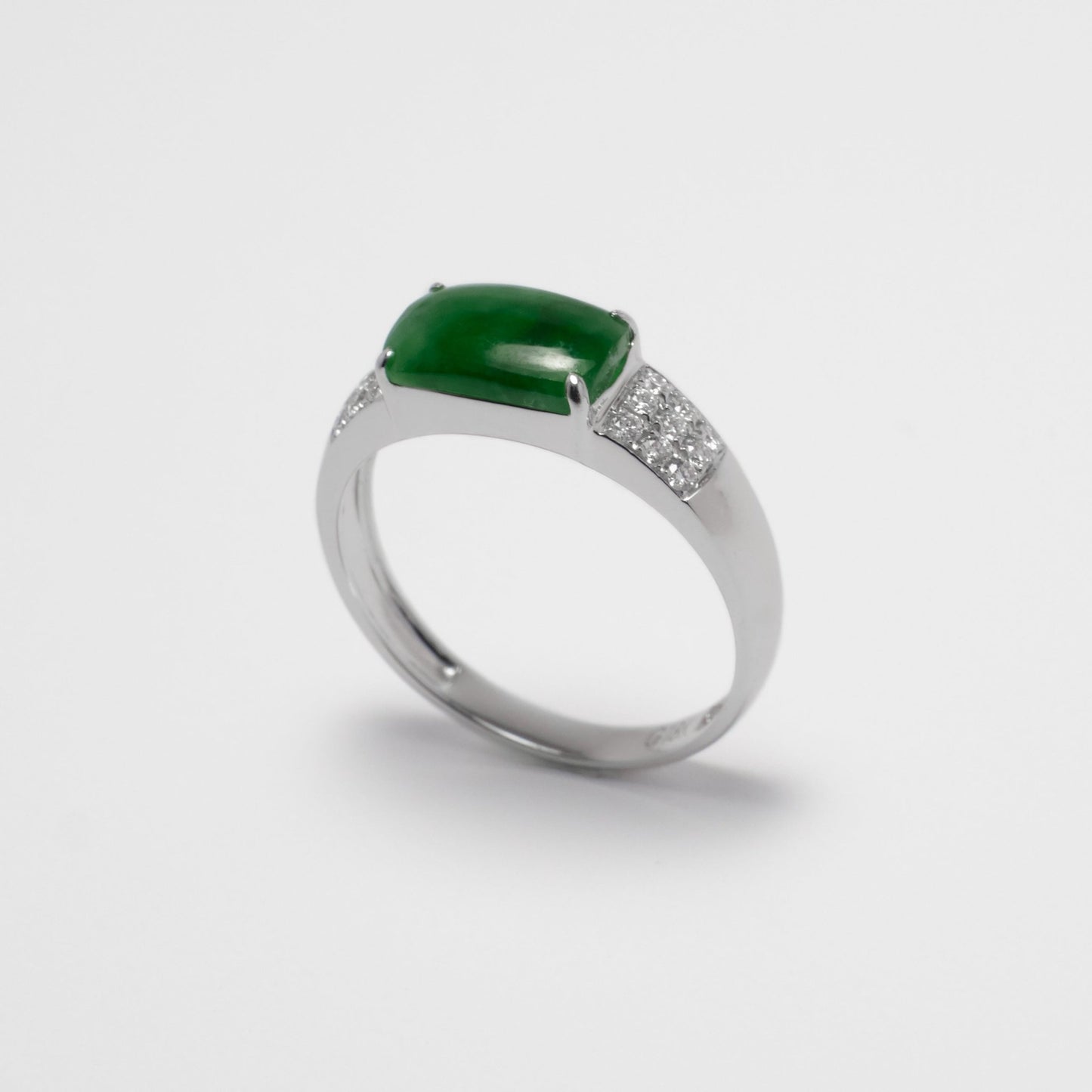 Ring - 18K白金緬甸老坑青長方曲面天然翡翠配鑽石戒指 - 雅玉珠寶
