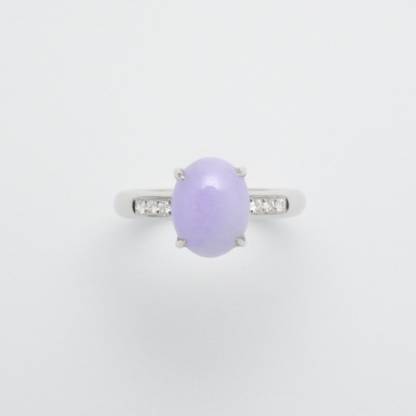Ring - 18K白金緬甸紫羅蘭鵝蛋形天然翡翠配鑽石戒指 - 雅玉珠寶