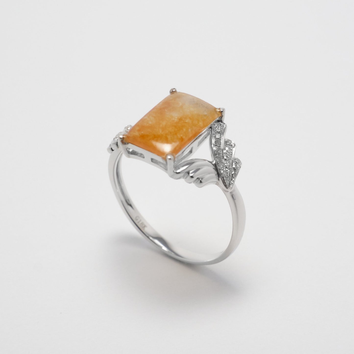 Ring - 18K白金緬甸黃翡方面天然翡翠配交錯鑽石葉形戒指 - 雅玉珠寶