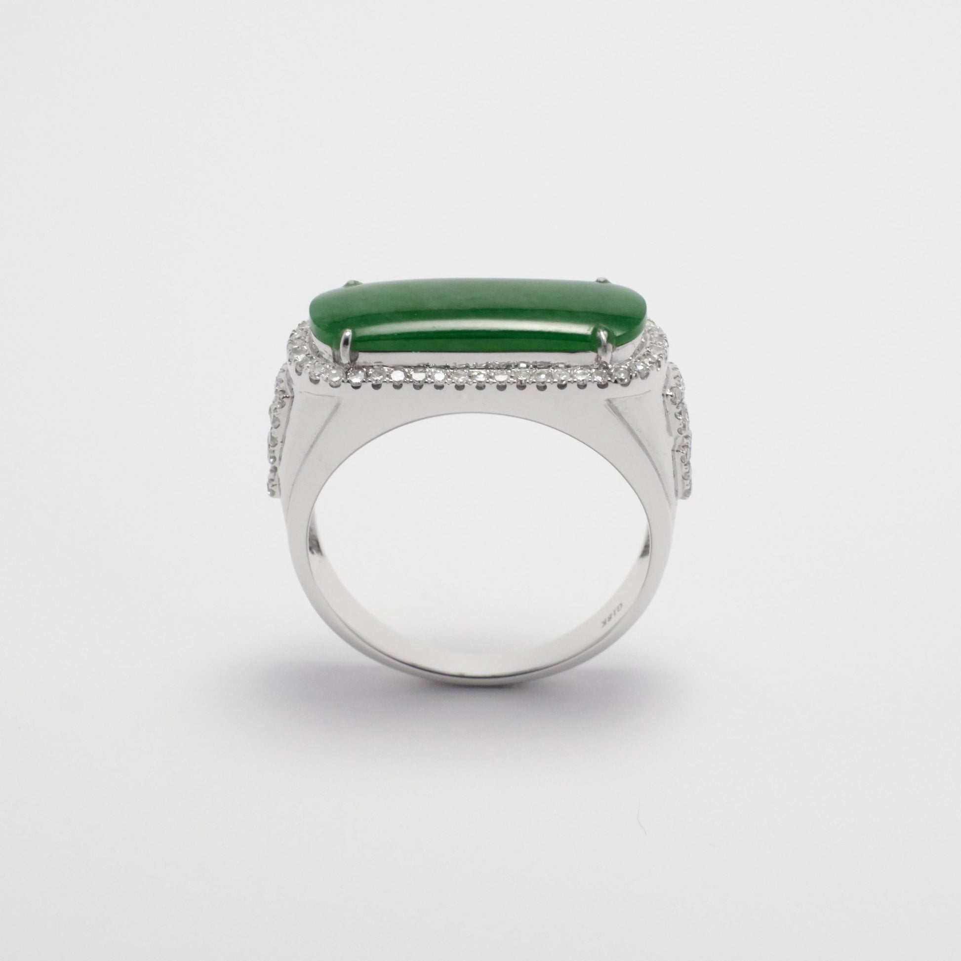 Ring - 18K白金緬甸老坑綠色馬鞍形天然翡翠配鑽石戒指 - 雅玉珠寶