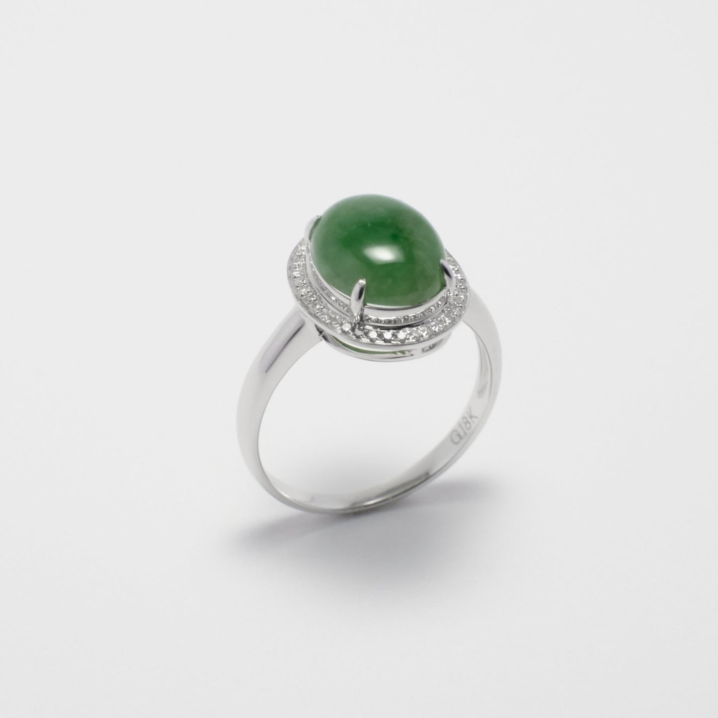 Ring - 18K白金緬甸老坑花青鵝蛋形天然翡翠配鑽石戒指 - 雅玉珠寶
