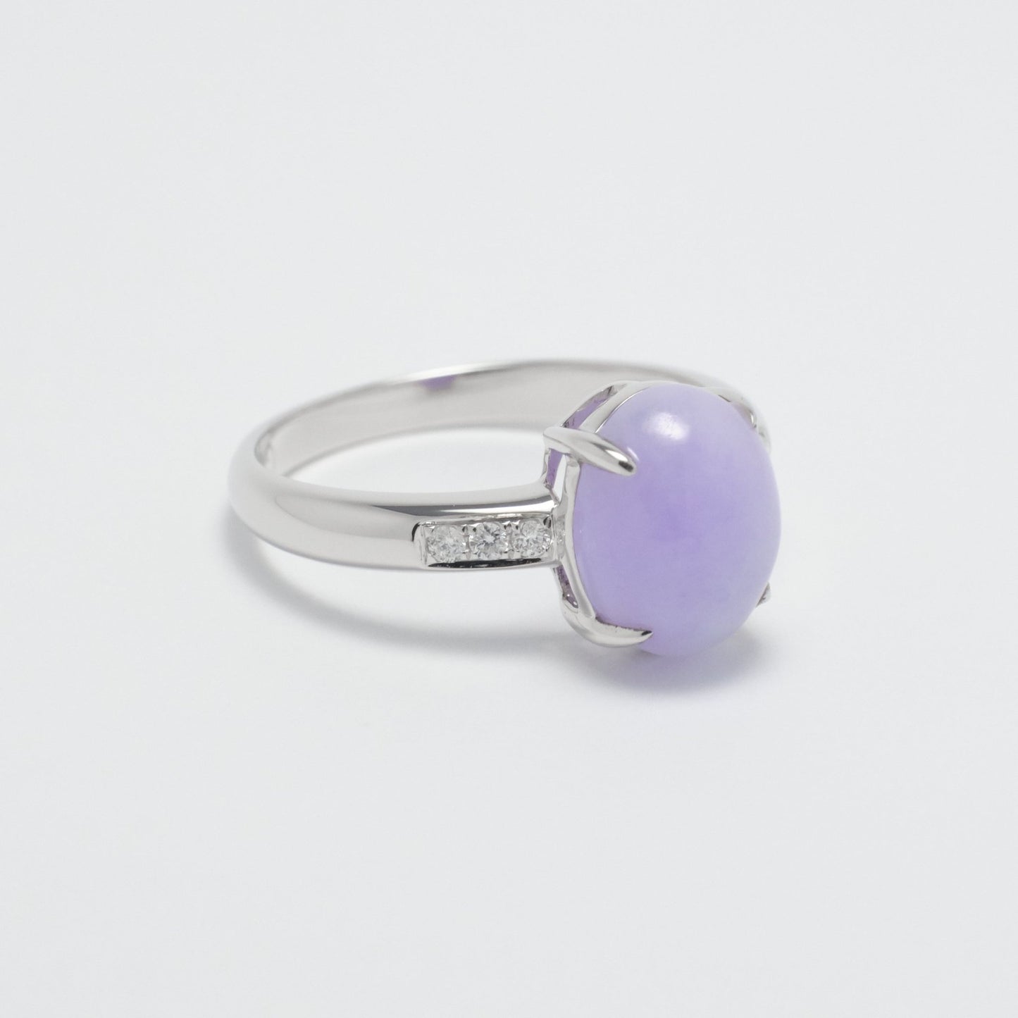 Ring - 18K白金緬甸紫羅蘭鵝蛋形天然翡翠配鑽石戒指 - 雅玉珠寶