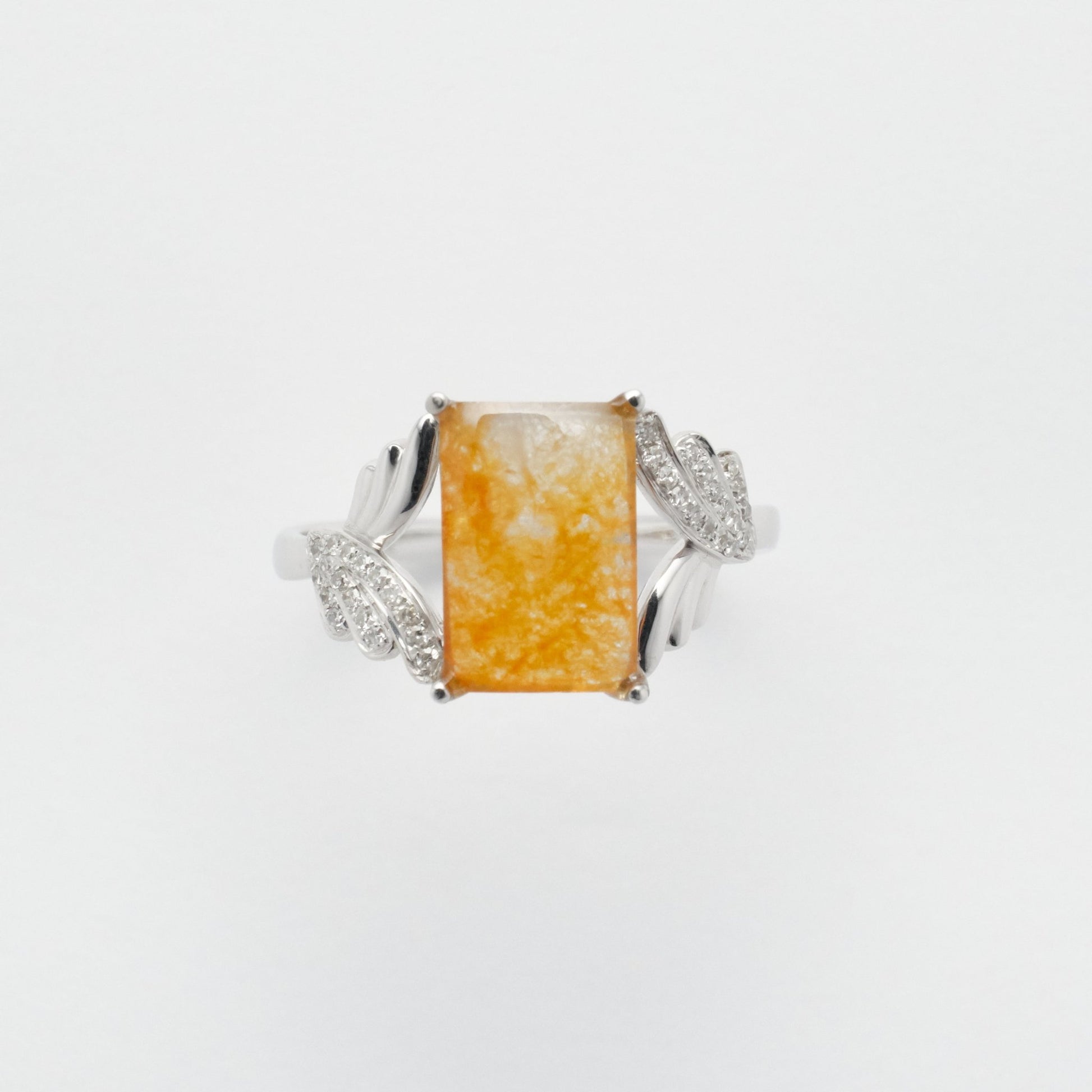 Ring - 18K白金緬甸黃翡方面天然翡翠配交錯鑽石葉形戒指 - 雅玉珠寶