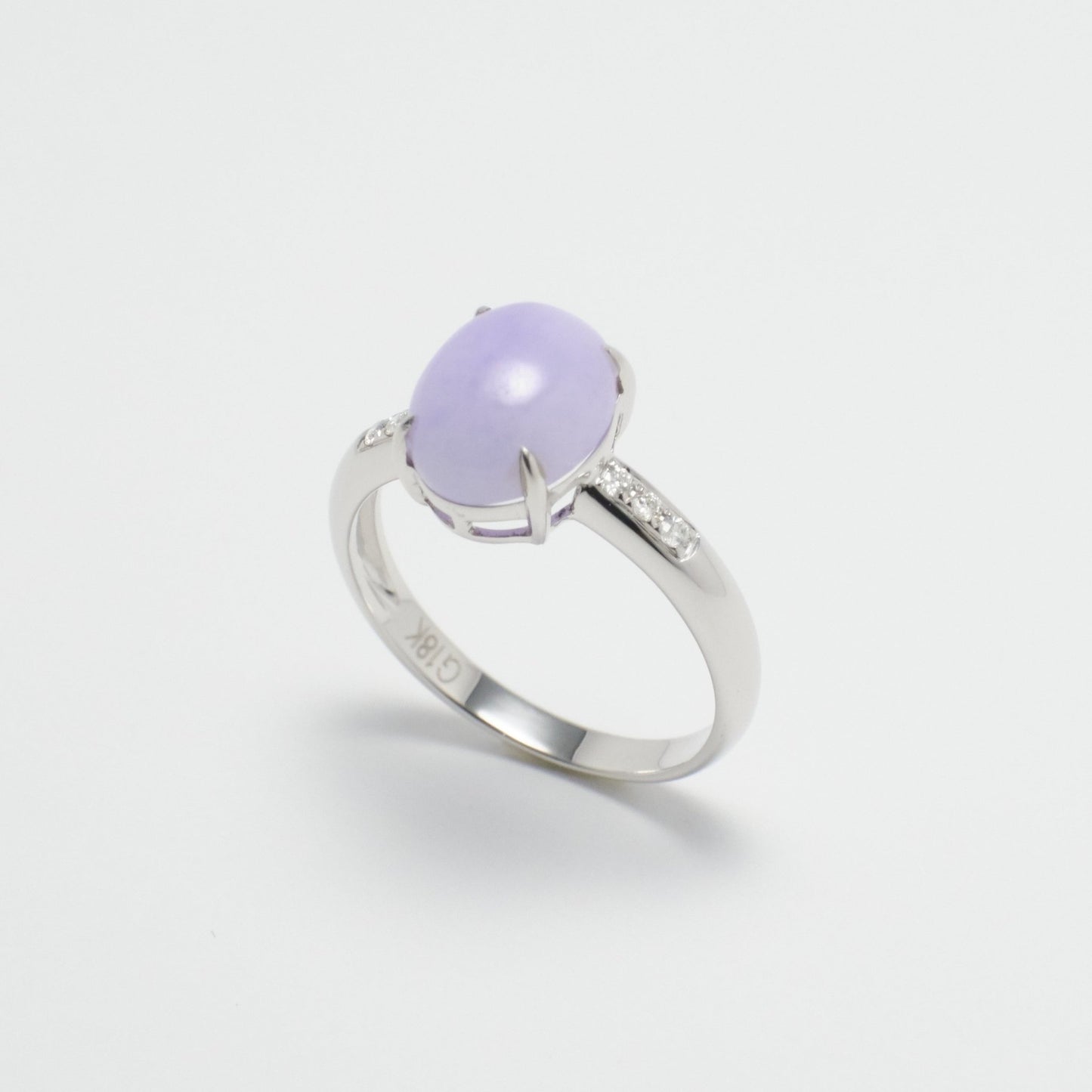 Ring - 18K白金緬甸紫羅蘭鵝蛋形天然翡翠配鑽石戒指 - 雅玉珠寶