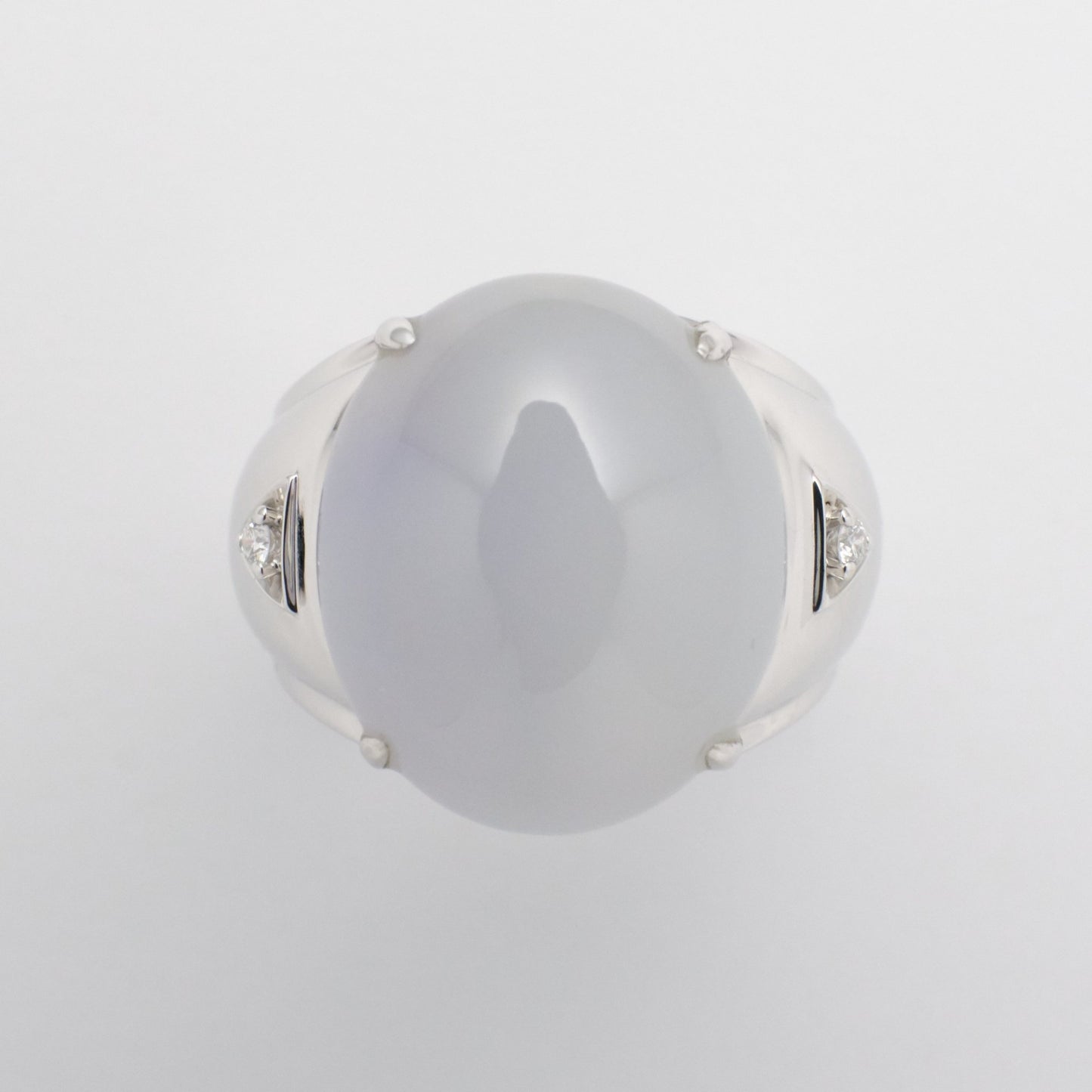Ring - 18K白金緬甸冰糯淡紫鵝蛋形天然翡翠配鐨石戒指 - 雅玉珠寶