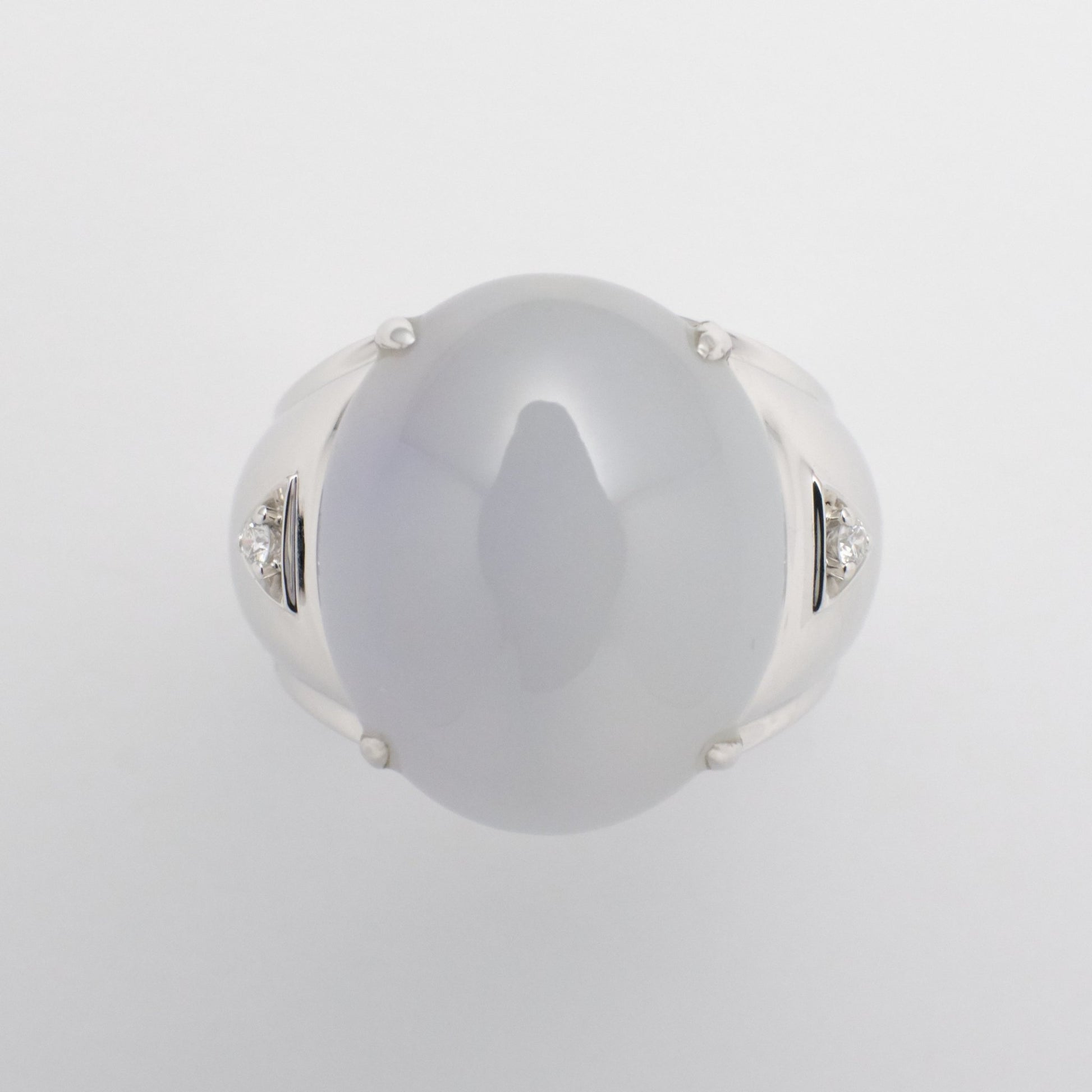 Ring - 18K白金緬甸冰糯淡紫鵝蛋形天然翡翠配鐨石戒指 - 雅玉珠寶