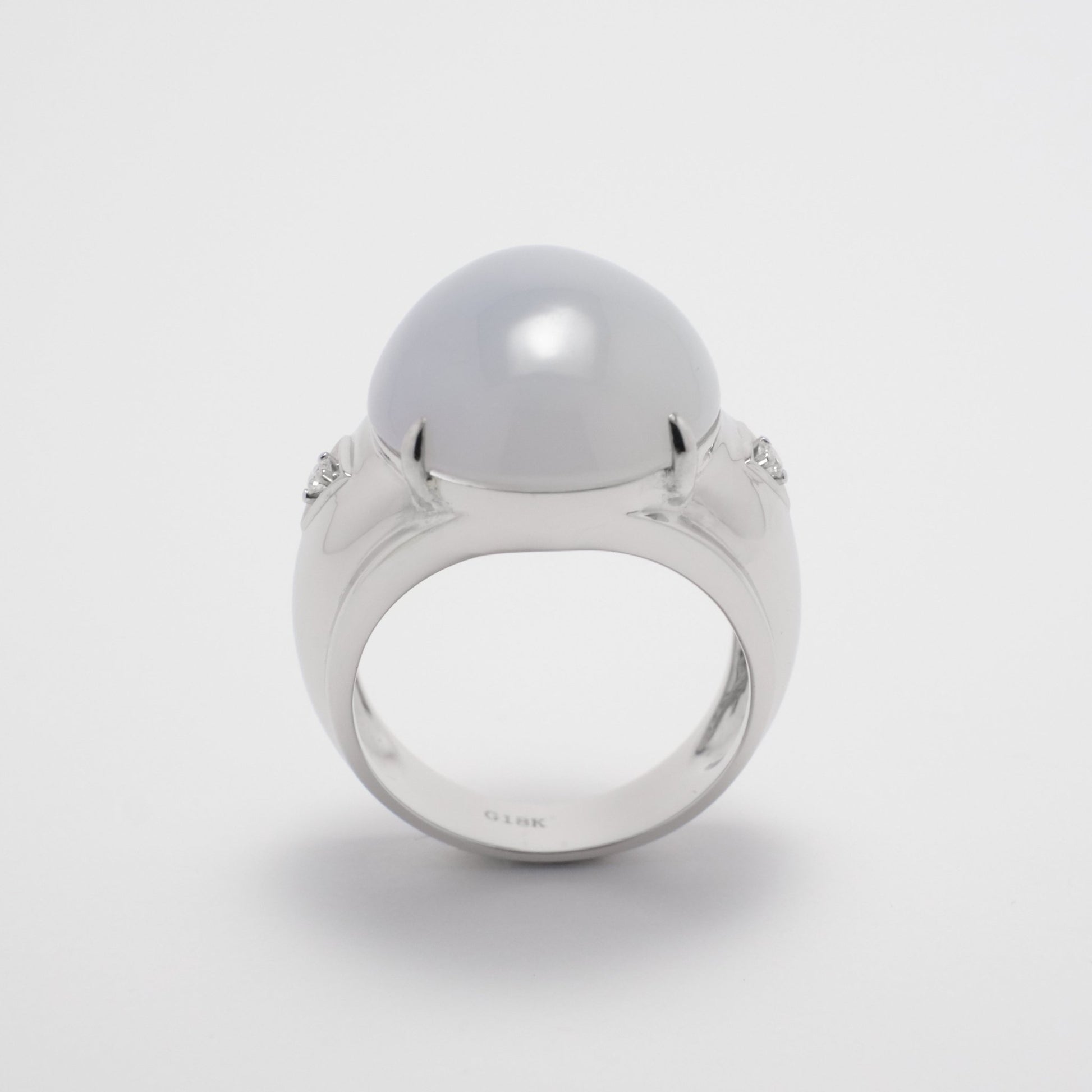 Ring - 18K白金緬甸冰糯淡紫鵝蛋形天然翡翠配鐨石戒指 - 雅玉珠寶